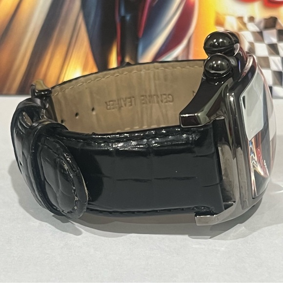 Invicta Lupah Black and Silver Vintage Watch - Picture 9 of 12